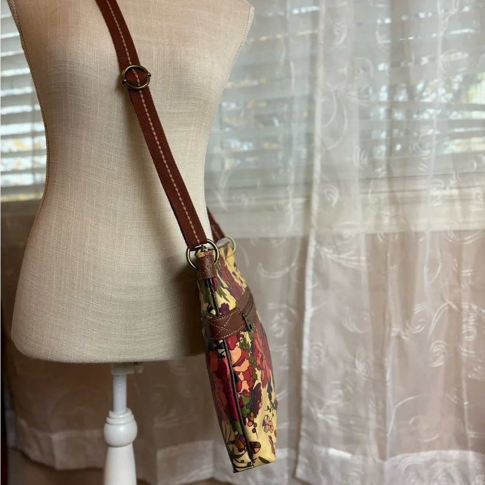 Sakroots Artist Circle Floral Crossbody Bag